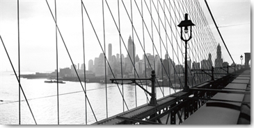 Reprodukce - Fotografie - Manhattan seen through Cables of Brooklyn Bridge, Philip Gendreau