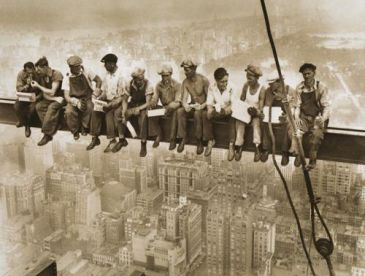 Reprodukce - Fotografie - TR / Lunchtime Atop a Skyscraper, 1932, Bettmann / Corbis