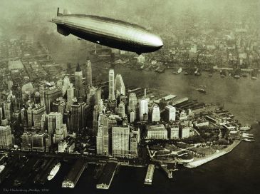 Reprodukce - Město - The Hindenburg Airship, 1936, Susan City